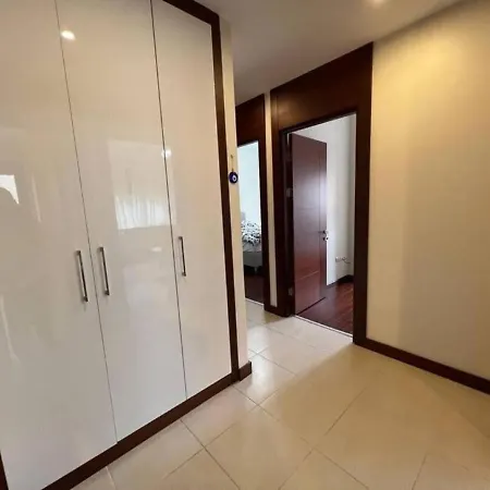 A Cozy Flat Near It All! شقة *