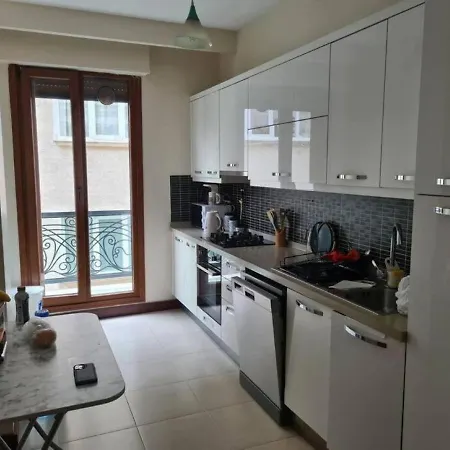 A Cozy Flat Near It All! شقة