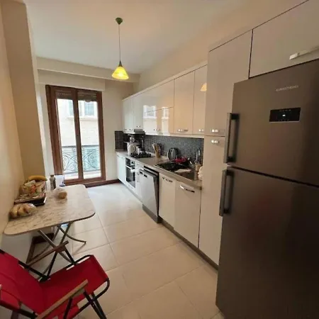 Διαμέρισμα A Cozy Flat Near It All!