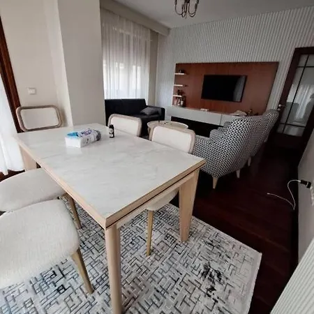 アパート A Cozy Flat Near It All!